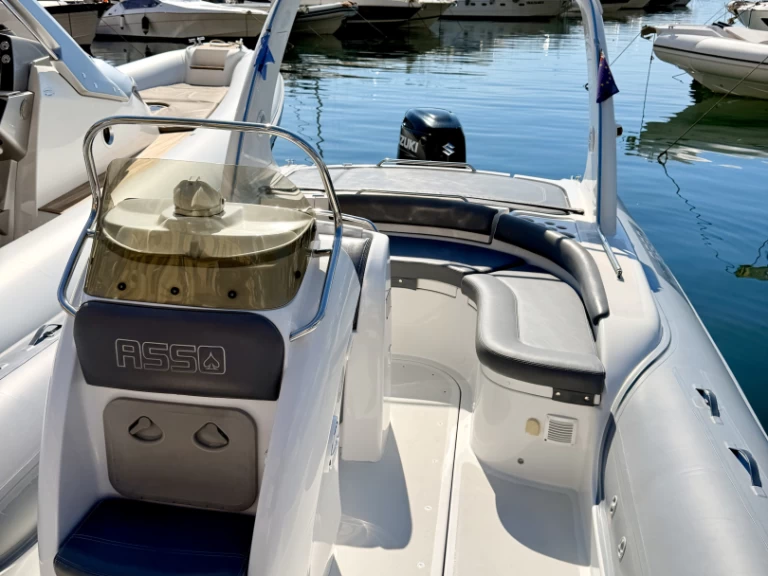 Pronájem lodi Porto di Mergellina lákavé ceny CHARISMA PASSIONE