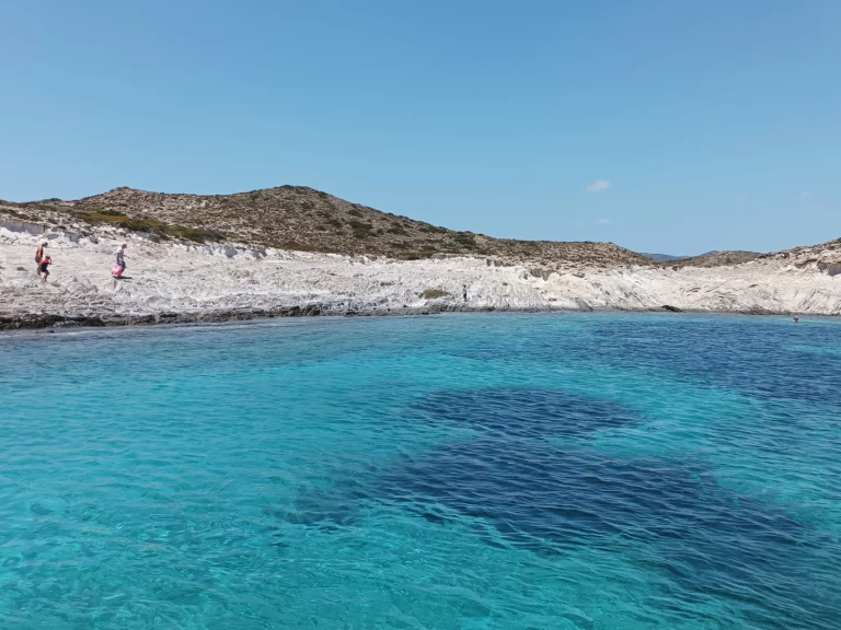 Pronajmout si L.AMMOS 450XL v Antiparos