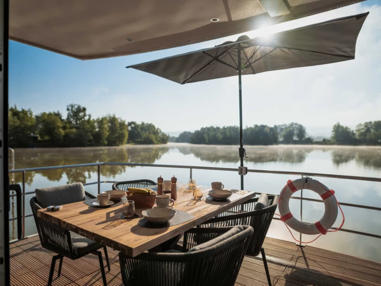 Říční loď k pronájmu v Höxter za nejlepší cenu
