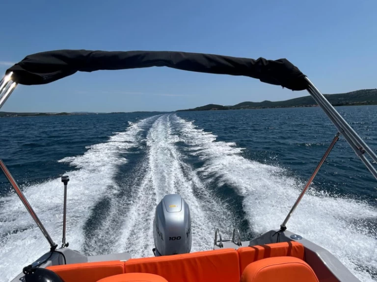 Pronájem jachty v Kukljica -Quicksilver Activ 555 Open na Samboatu