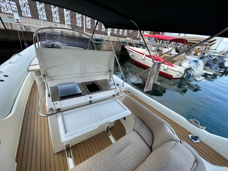 Pronajmout Polotuhá loď se skipperem či ne Zodiac v Torrevieja