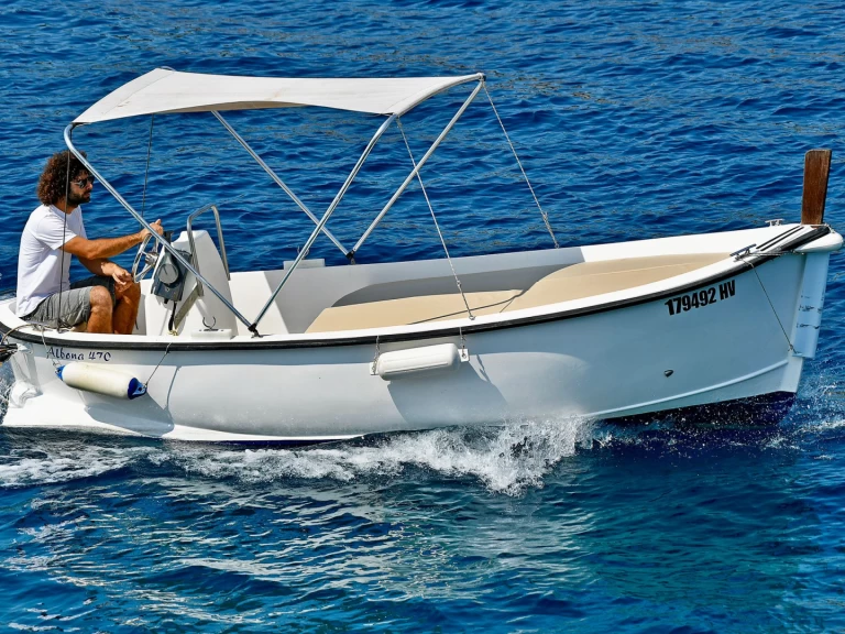 Pronajmout Motorová loď se skipperem či ne Albona v Hvar 