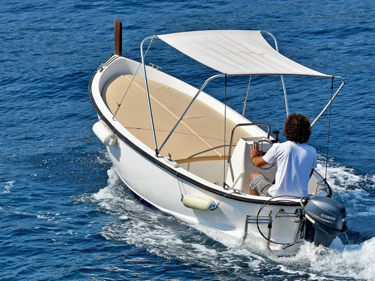 Pronájem Motorová loď Albona s licencí