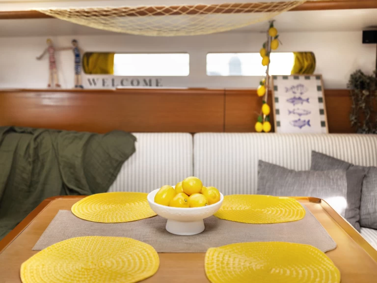 Pronajmout si Jeanneau Sun Odyssey 469 v Preveza