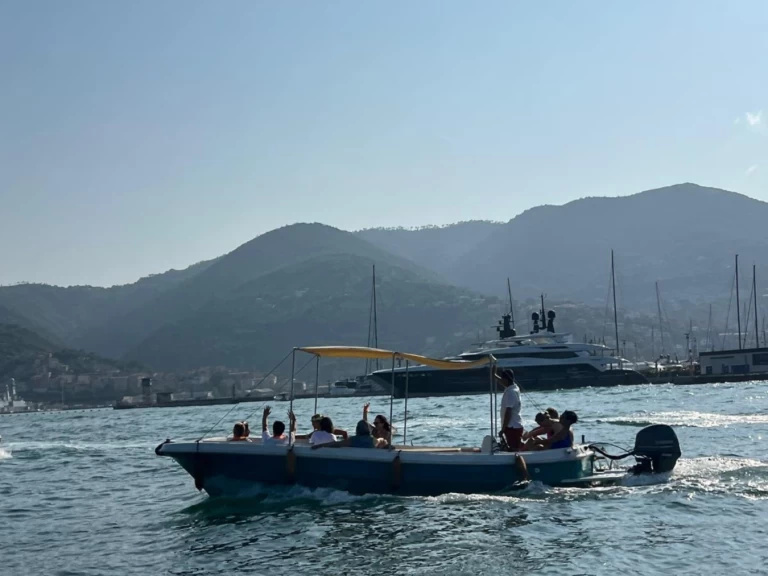 Pronájem lodi Gozzo Gozzo v La Spezia na Samboatu