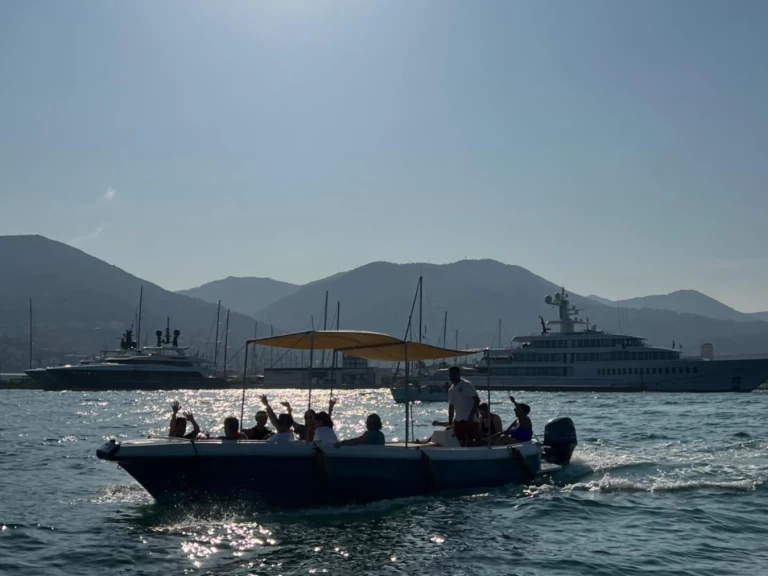 Pronajmout Motorová loď se skipperem či ne Gozzo v La Spezia