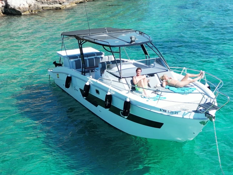 Saver Saver 330 Sport jednotlivci a charterové společnosti v Palma de Mallorca