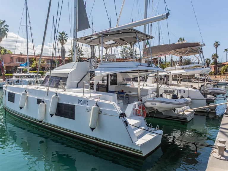 Pronajmout si Nautitech Nautitech 46 Fly v Furnari