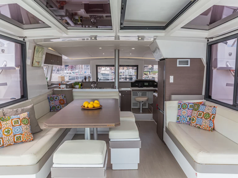 Pronajmout Katamarán se skipperem či ne Bali v Palermo