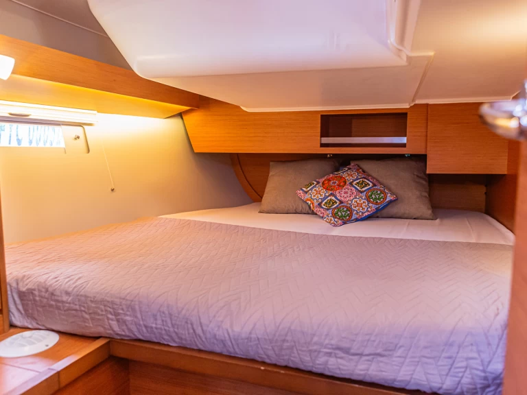 Pronájem lodi Palermo lákavé ceny Dufour 430