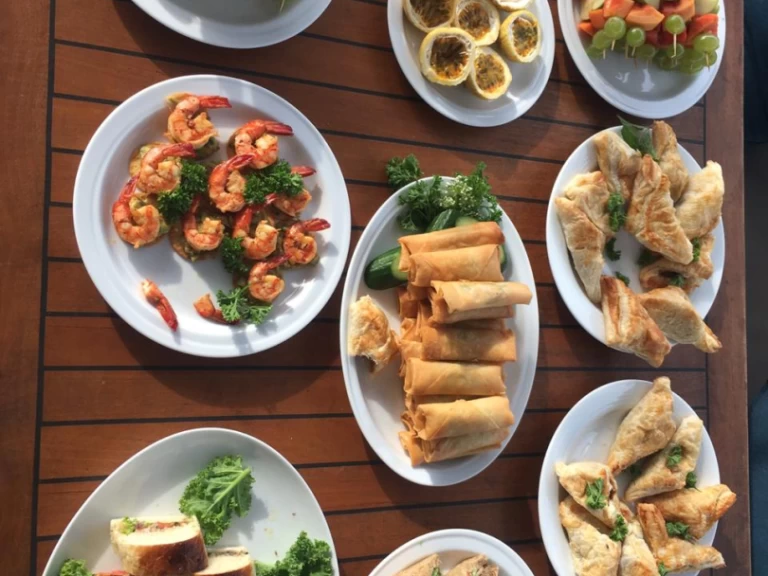 Pronájem lodi Trincomalee lákavé ceny catamaran