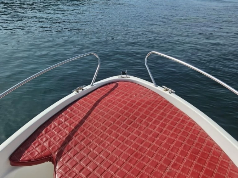B2 Marine CAP-FERRET 452 Open San Permis jednotlivci a charterové společnosti v Saint Raphael