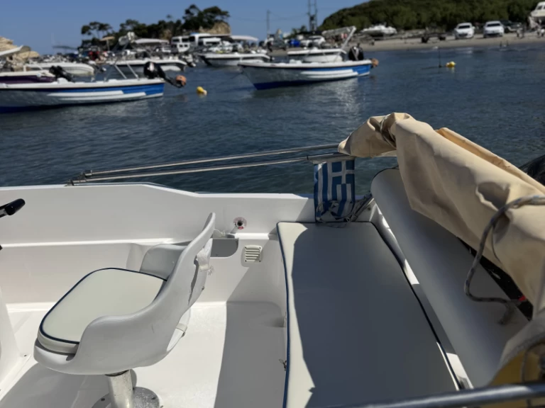 Pronájem jachty v Zakynthos  -Olympic 450 na Samboatu