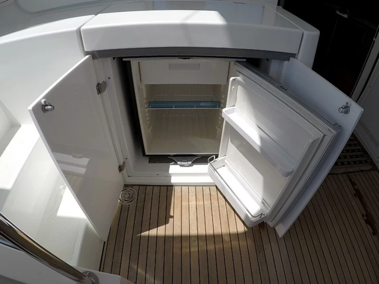 Pronajmout Katamarán se skipperem či ne Lagoon v Šibenik 