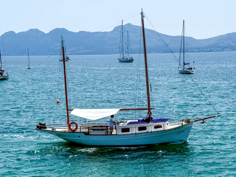 Pronajmout si Llaut Classico 1960 v Puerto de Pollensa