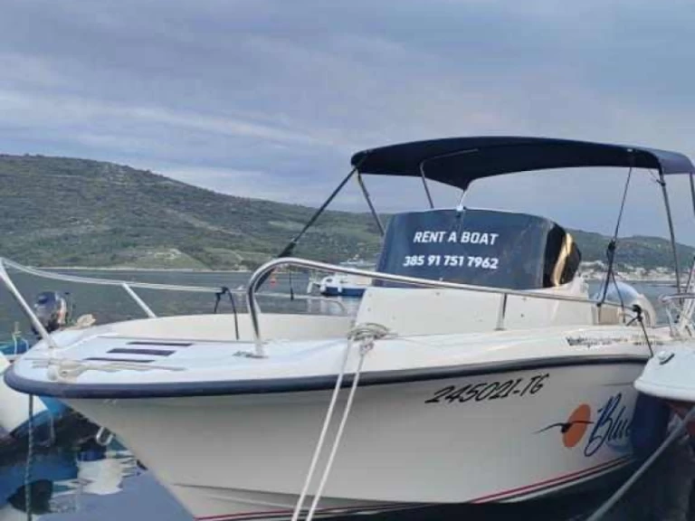 Pronájem jachty v Poljica -Insidias Marine HM 22 Fly na Samboatu