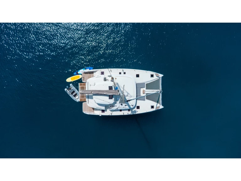 Pronajmout Katamarán se skipperem či ne Lagoon v Pórto Chéli