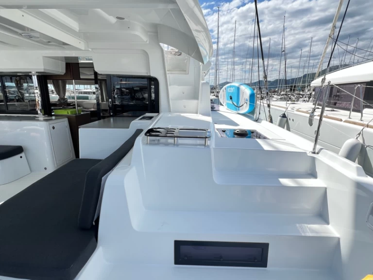 Lagoon Lagoon 46 jednotlivci a charterové společnosti v Kaštela