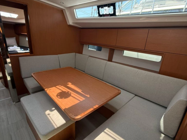 Pronájem jachty v Lavrio -Bavaria Bavaria C46 na Samboatu