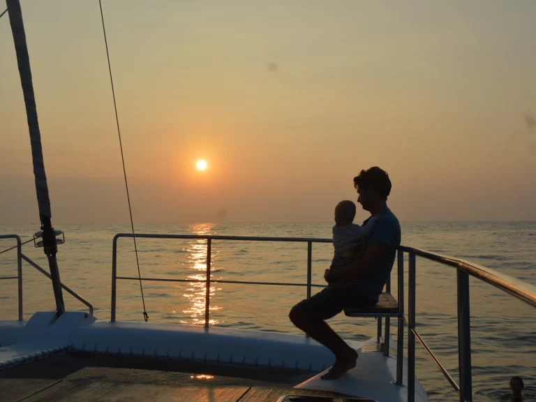 Pronájem Katamarán Ceycat'53 s licencí