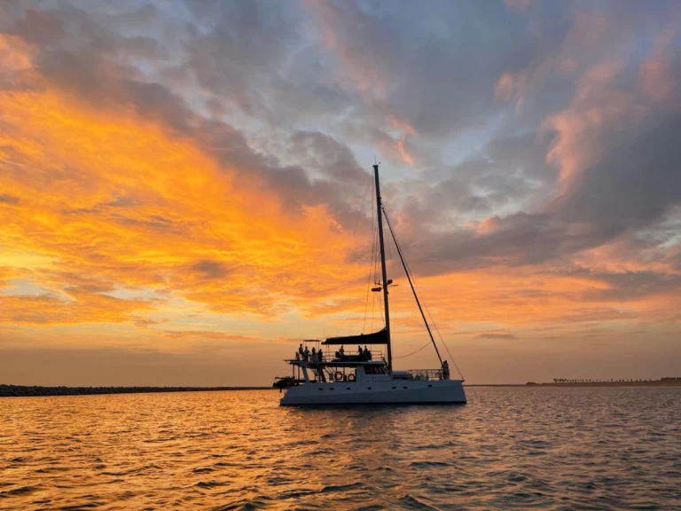 Katamarán k pronájmu v Colombo za nejlepší cenu