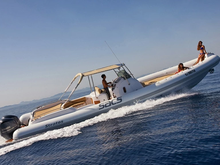 Pronajmout si Sacs Stratos 42 v Bonifacio Port