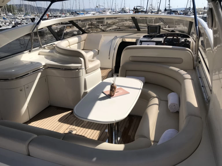 Pronájem jachty v Porto-Vecchio -Princess Princess V50 na Samboatu