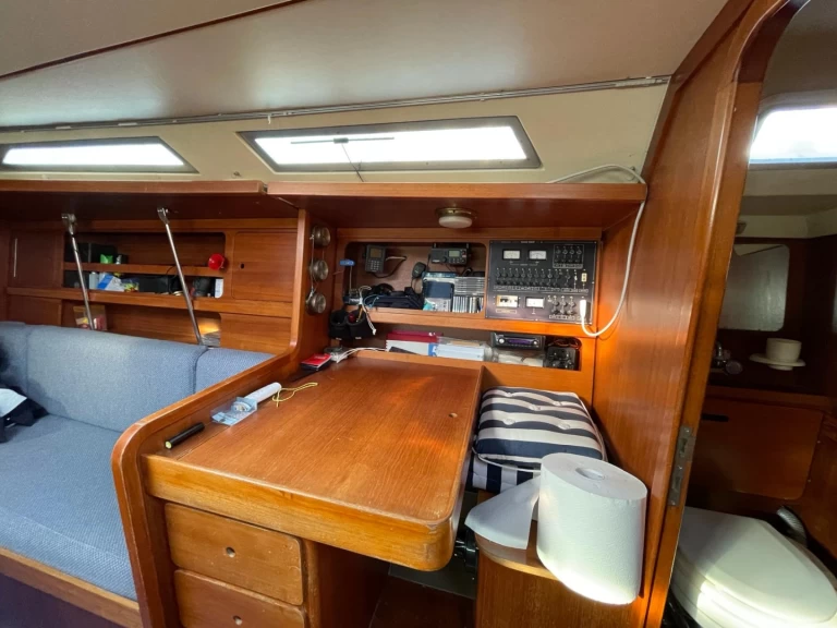 Pronajmout si Bénéteau Canot 390 v Cagliari Port