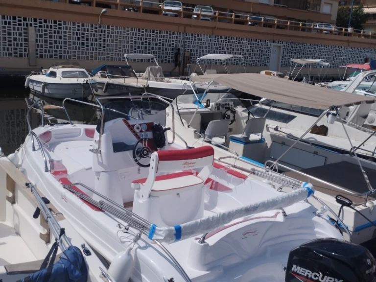 Pronajmout Motorová loď se skipperem či ne Blumax v Mandelieu-la-Napoule