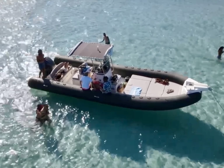 Pronájem Polotuhá loď v Palau -Capelli Tempest 900