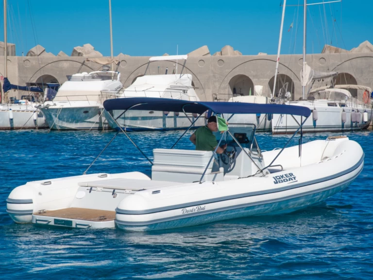 Pronajmout Polotuhá loď se skipperem či ne Joker Boat v San Foca