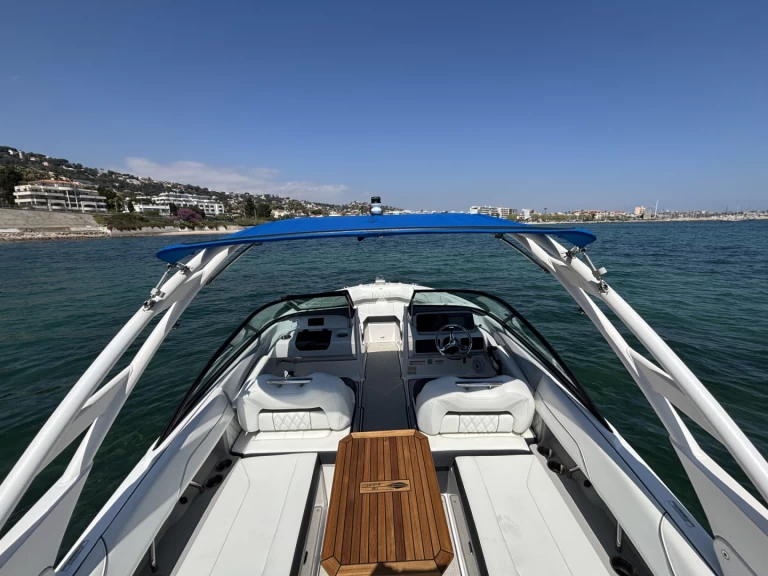 Pronájem lodi Régal LX2 v Cannes na Samboatu