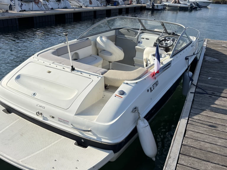 Pronájem Motorová loď v Le Cap d'Agde -Bayliner Cuddy 702