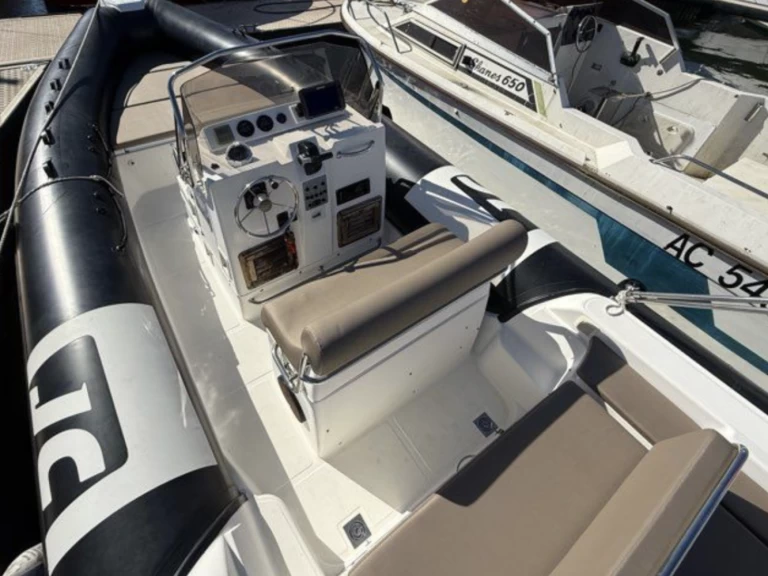 Pronajmout si Joker Boat Clubman 26 v Arcachon