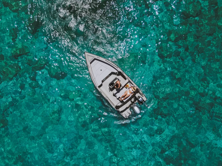 Pronájem Motorová loď silver yachts  s licencí