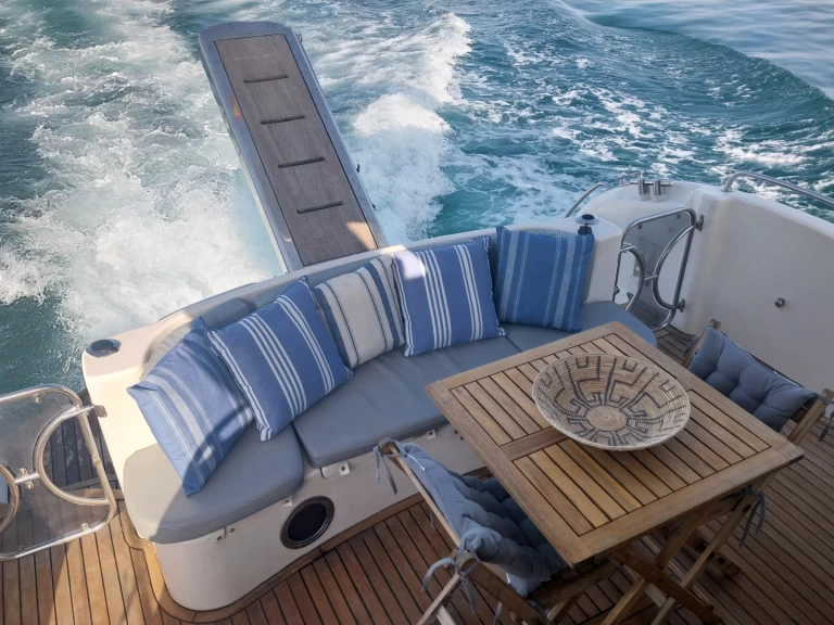 Doqueve Majestic 46 Fly jednotlivci a charterové společnosti v Marbella