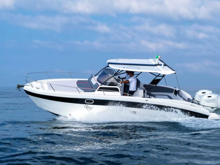 Motorová loď k pronájmu v Ibiza Town za nejlepší cenu