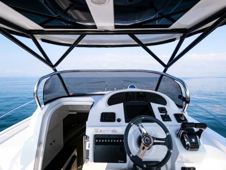 Pronajmout si Saver Saver 870 WA v Ibiza Town