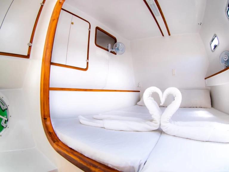 Katamarán k pronájmu v Trincomalee za nejlepší cenu