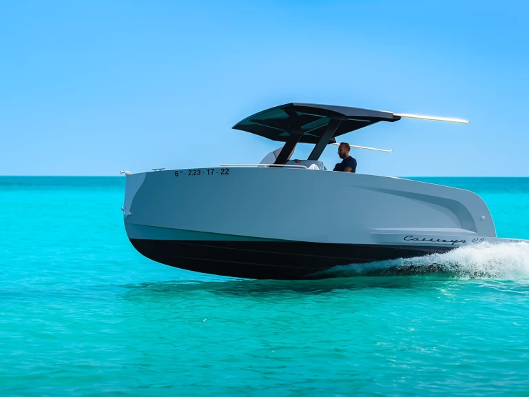 Motorová loď k pronájmu v Mahon Port za nejlepší cenu