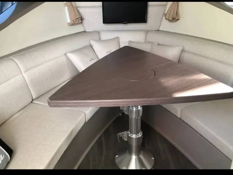 Pronajmout Motorová loď se skipperem či ne Sea Ray v Ajaccio