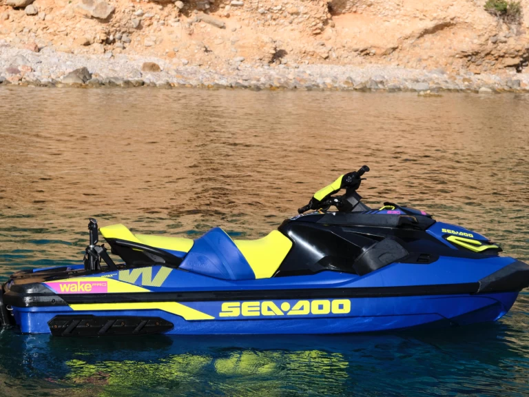Pronájem lodi Sea-Doo WAKE PRO 230 v Ibiza Town na Samboatu