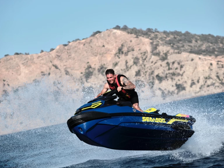 Pronájem Vodní skútr Sea-Doo s licencí
