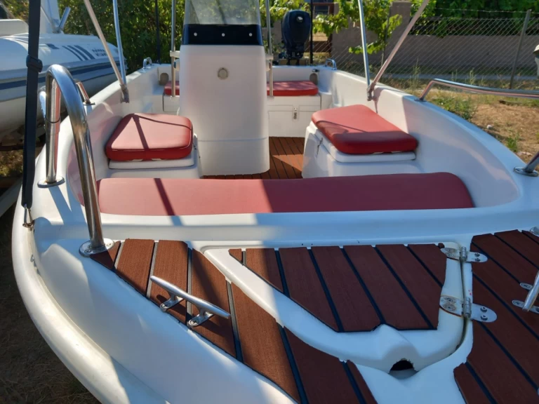 marinco fish & fun 450 jednotlivci a charterové společnosti v Vourvourou