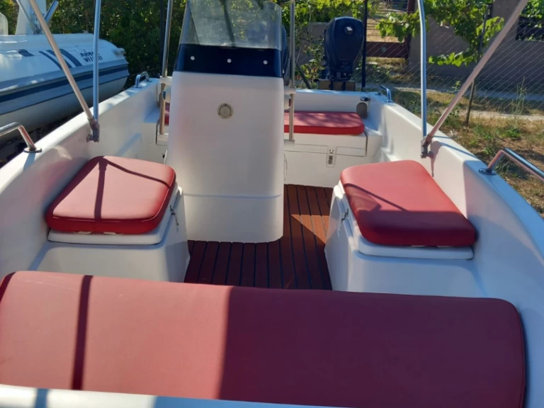 Pronájem jachty v Vourvourou -marinco fish & fun 450 na Samboatu