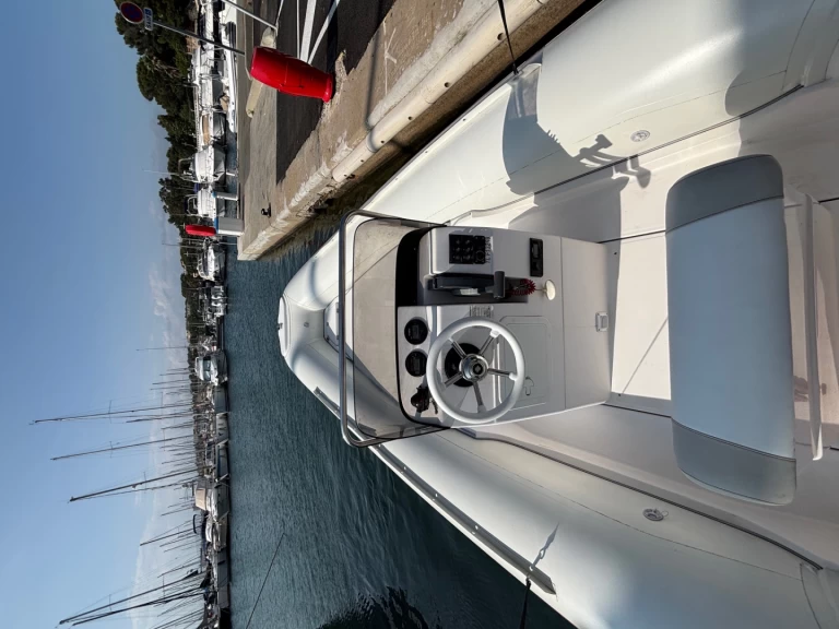 Pronájem lodi Selva Selva D650 Ds v Saint Raphael na Samboatu