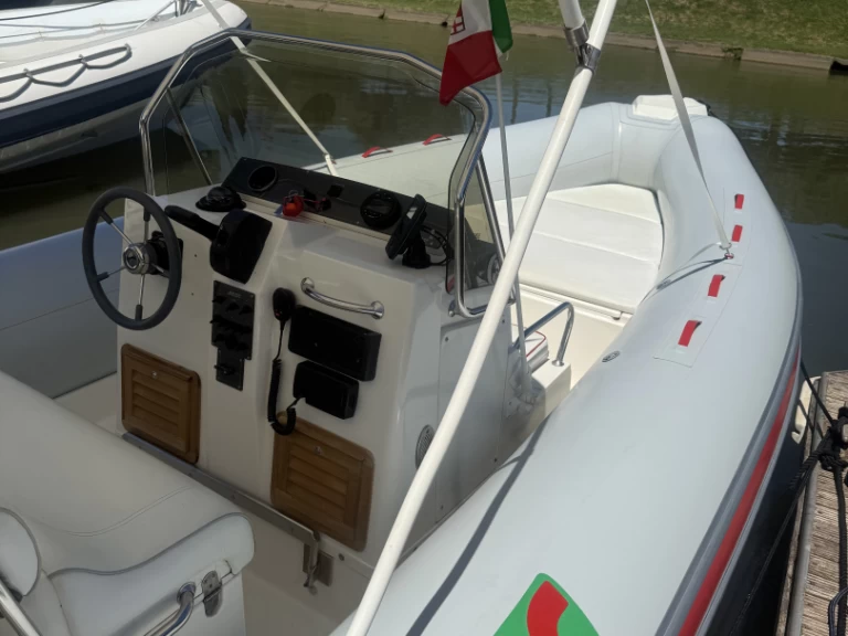 Pronájem Polotuhá loď v Porto Badino -Joker Boat Clubman 26