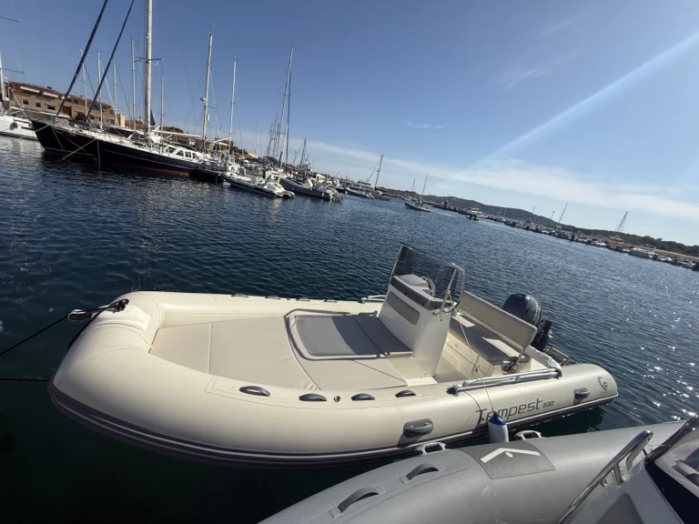 Pronájem lodi Palau lákavé ceny Tempest 530