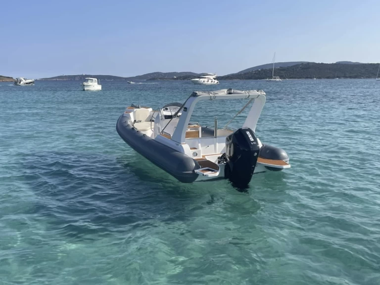 Pronájem lodi QUINGDAO Moana v Lecci na Samboatu