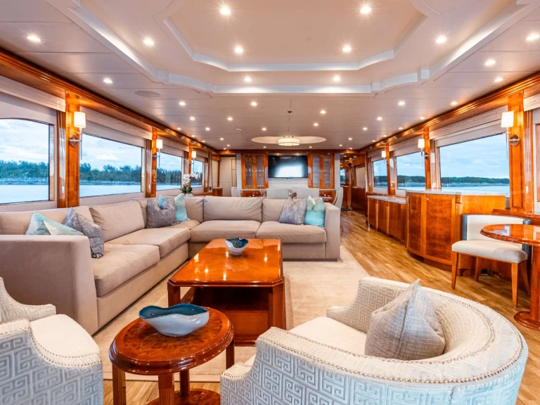 Pronajmout si Hargrave BRANDI-WINE v Nassau